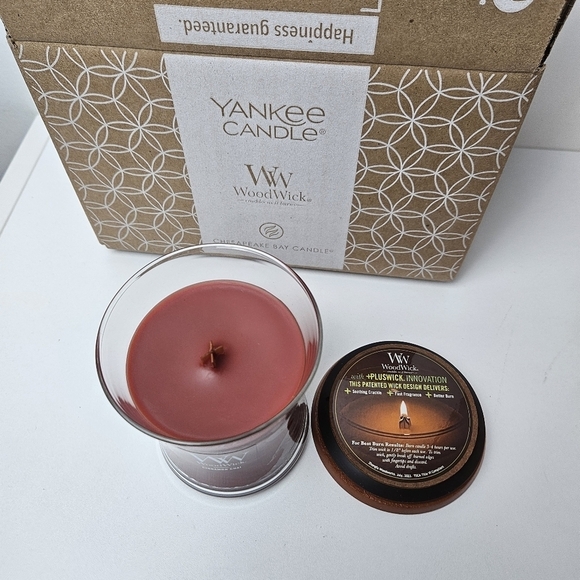 Yankee Candle woodwick cinnamon chai - Picture 3 of 4